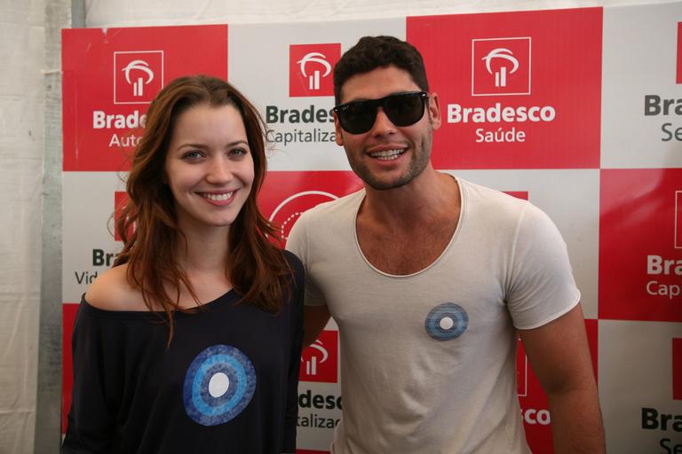 Nathalia Dill e Dudu Azevedo em corrida contra o câncer