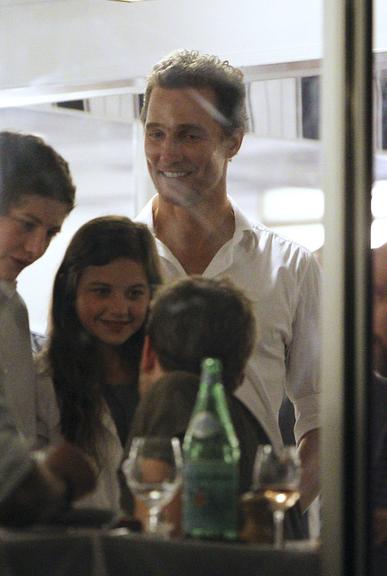 Robert Pattinson e Matthew McConaughey se encontram em Los Angeles