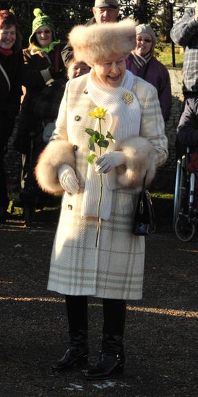 Os looks coloridos da Rainha Elizabeth II