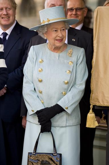 Os looks coloridos da Rainha Elizabeth II