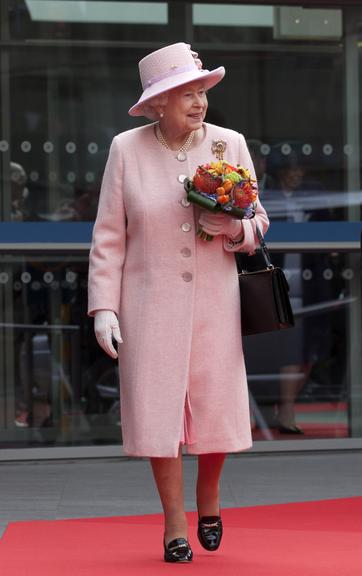 Os looks coloridos da Rainha Elizabeth II