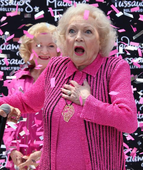 Betty White ganha estátua de cera