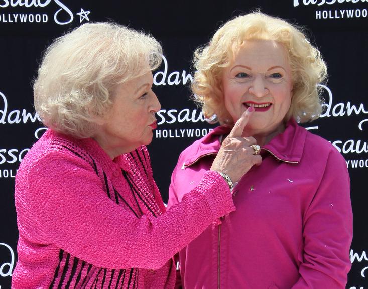 Betty White ganha estátua de cera