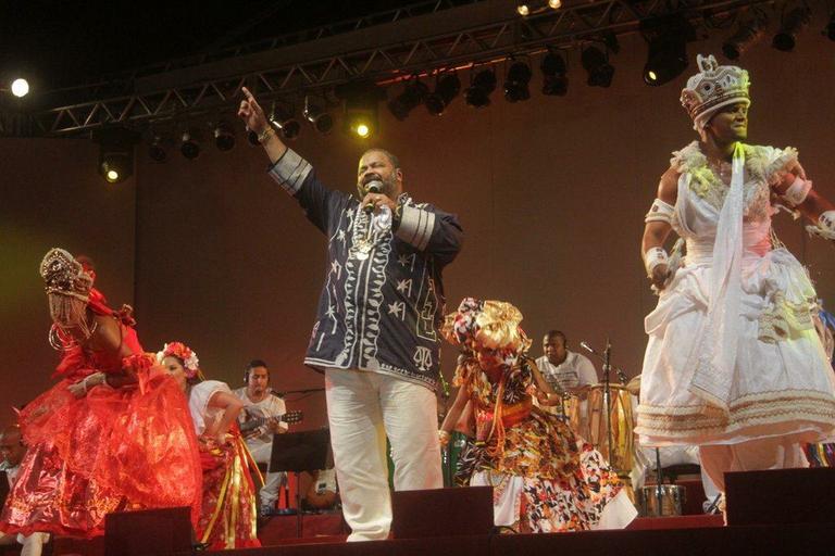 Arlindo Cruz durante show de gravação do DVD 'Batuques do Meu Lugar'