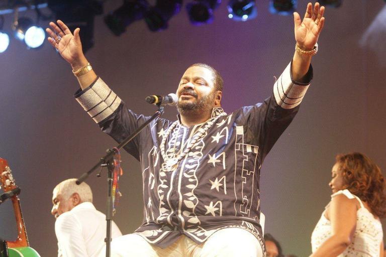 Arlindo Cruz durante show de gravação do DVD 'Batuques do Meu Lugar'