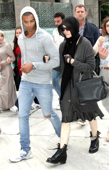 Madonna e Brahim Zaibat passeiam por Istambul