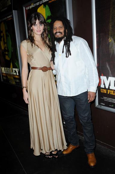 Isabeli Fontana acompanha Rohan Marley na estreia de 'Marley The Definitive Story', documentário sobre a vida e obra de Bob Marley