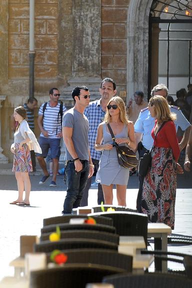 Jennifer Aniston e Justin Theroux curtem a cidade de Roma, na Itália