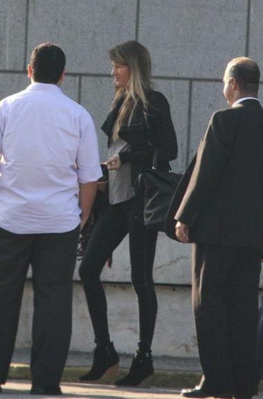 Gisele Bündchen em aeroporto no Rio de Janeiro