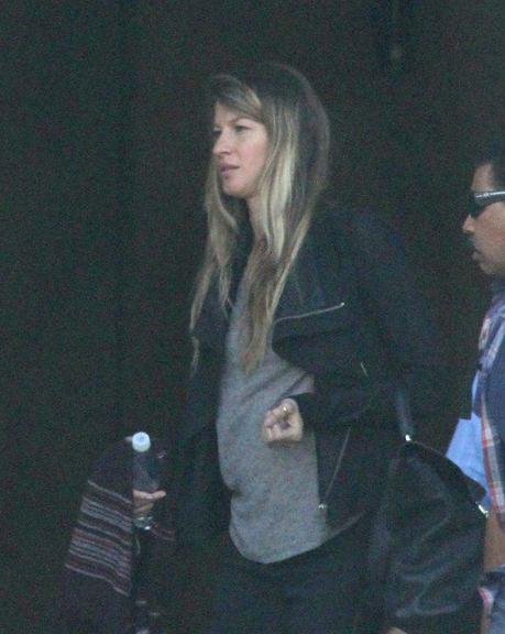 Gisele Bündchen em aeroporto no Rio de Janeiro