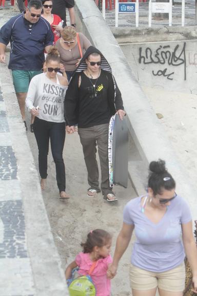 Jennifer Lopez e Casper Smart na praia de Ipanema