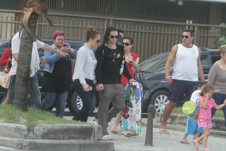 Jennifer Lopez e Casper Smart na praia de Ipanema