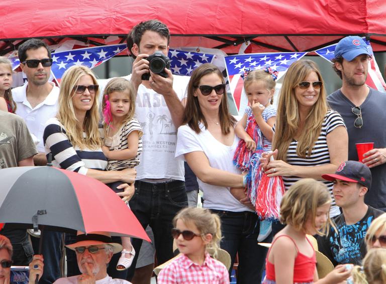 Jennifer Garner e Ben Affleck com as filhas Violet e Seraphina