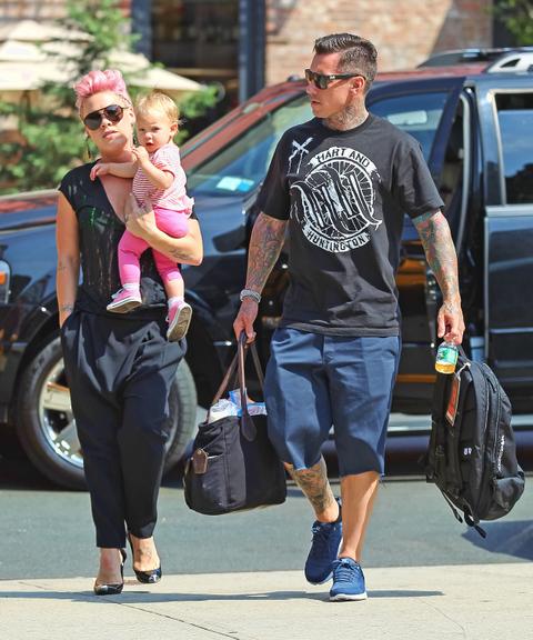 ink e Carey Hart curtem pequena Willow Sage por Nova York, Estados Unidos