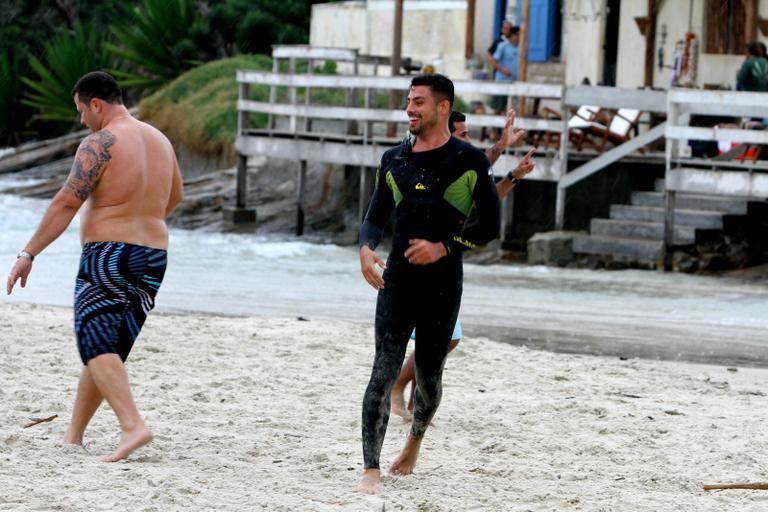 Cauã Reymond no intervalo das gravações de 'Avenida Brasil'