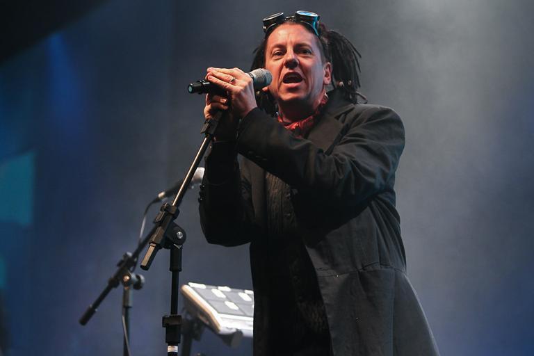 Grupo americano Information Society faz show em São Paulo