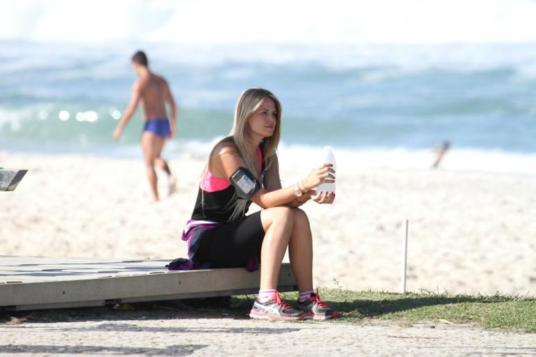 Susana Werner treina em uma série de exercícios no Rio de Janeiro