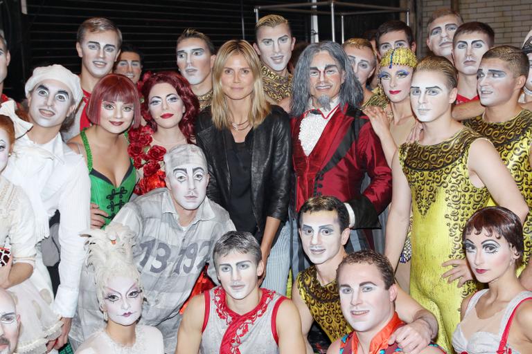 Heidi Klum tieta elenco de Zarkana, espetáculo de ópera rock acrobático do Cirque du Soleil