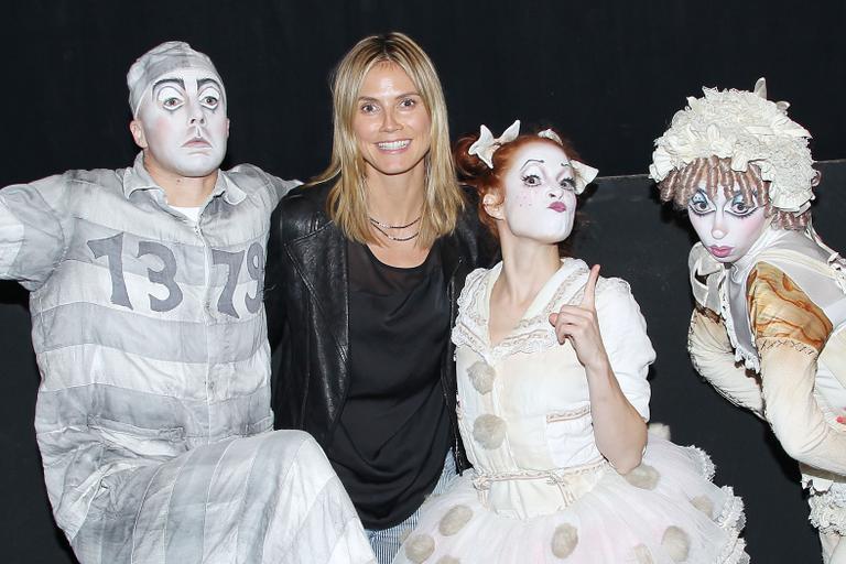 Heidi Klum tieta elenco de Zarkana, espetáculo de ópera rock acrobático do Cirque du Soleil