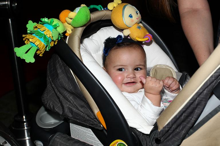 Laura, filha de Mariana Belém