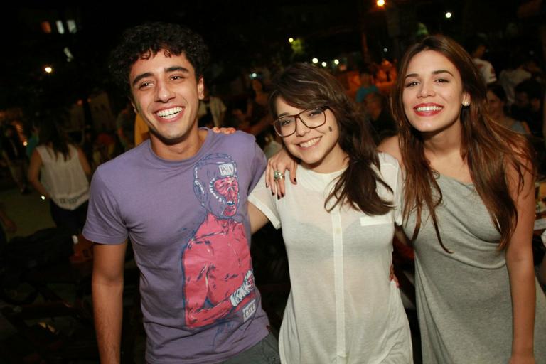 Felipe Haiut, Bella Camero e Carla Salle