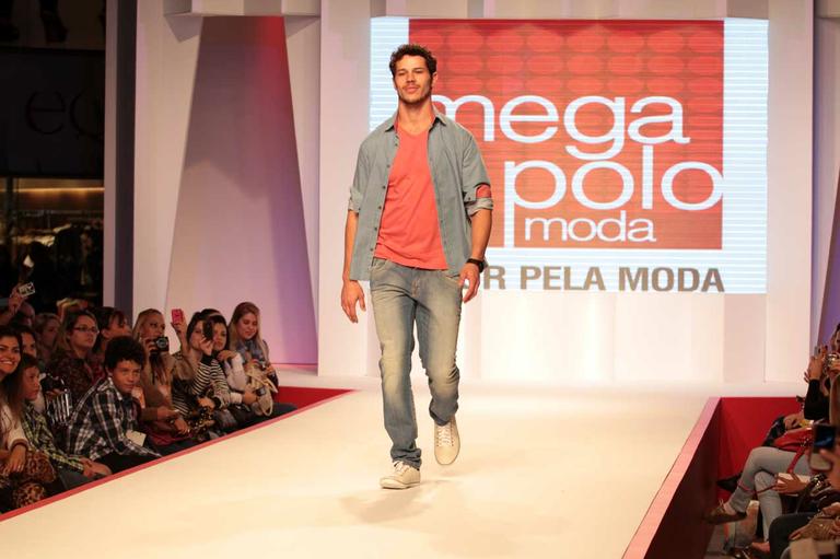 José Loreto em desfile