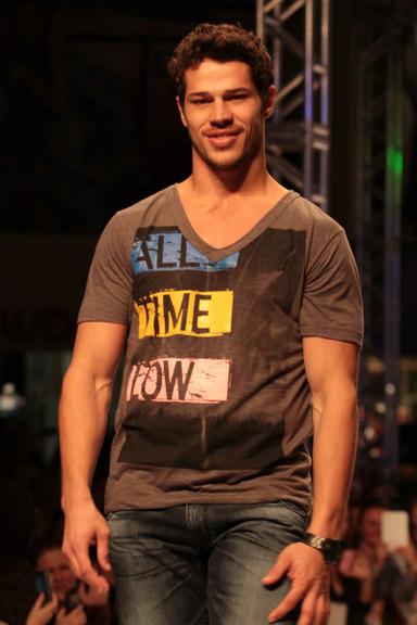 José Loreto em desfile