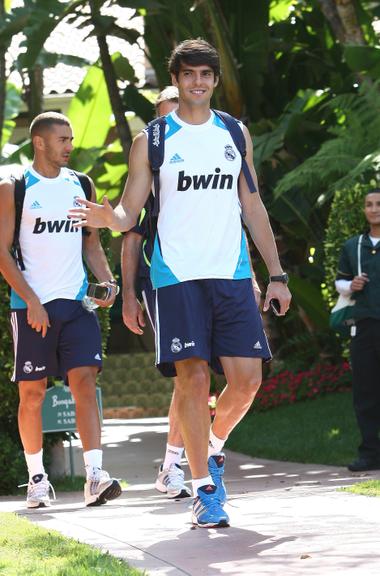 Fãs cercam concentração do clube espanhol Real Madrid em Beverly Hills, Estados Unidos. Kaká e Cristiano Ronaldo atuam pela equipe