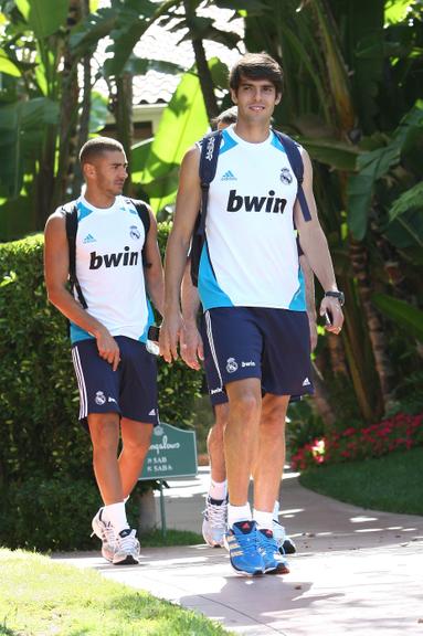 Fãs cercam concentração do clube espanhol Real Madrid em Beverly Hills, Estados Unidos. Kaká e Cristiano Ronaldo atuam pela equipe