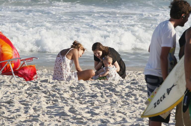 Sophie Charlotte, Carolinie Figueiredo e a pequena Bruna Luz