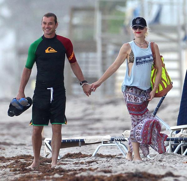 Gwen Stefani curte família em uma praia da Flórida, nos Estados Unidos