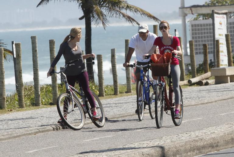 Marina Ruy Barbosa com o pai, Paulo, e a mãe, Geoconda