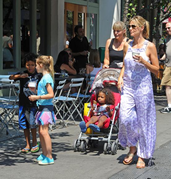 Heidi Klum se diverte com os filhos por Nova York