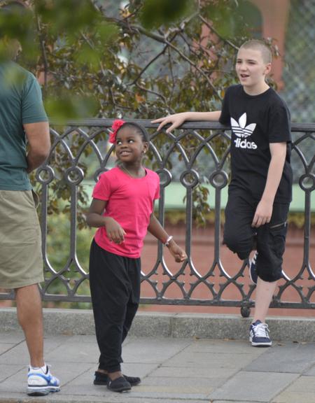 Filhos de Madonna visitam o Kremlin