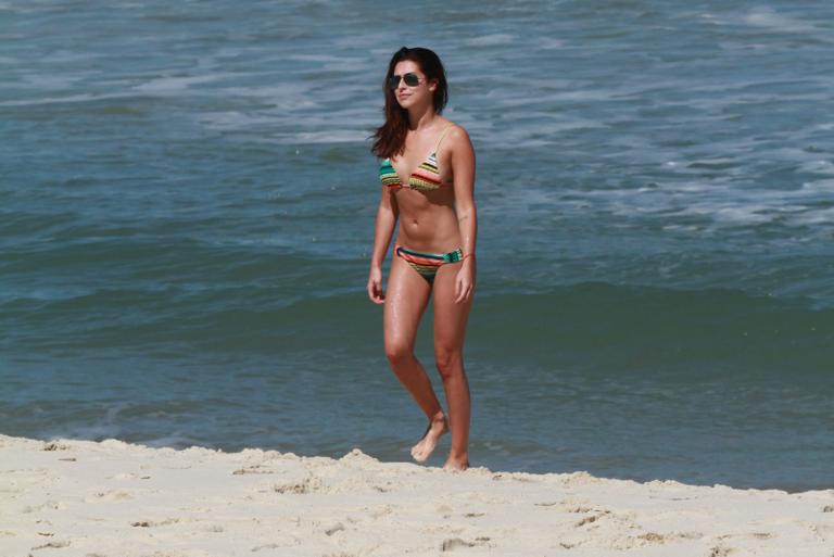 Sophie Charlotte, Thaila Ayala e Fernanda Paes Leme na praia