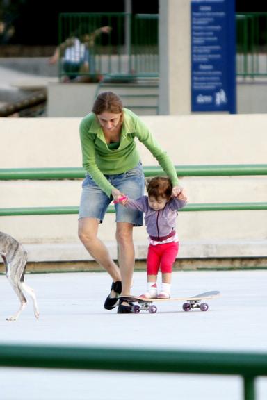 Betty Gofman com a filha e seus pets