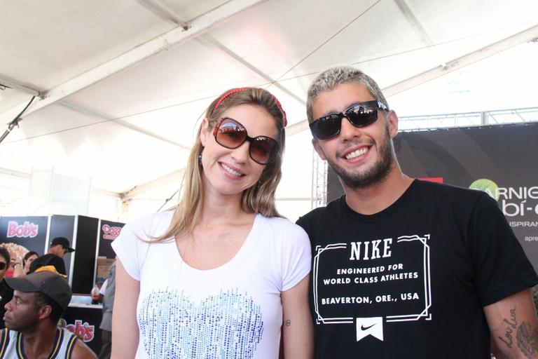 Luana Piovani e o marido Pedro Scooby 