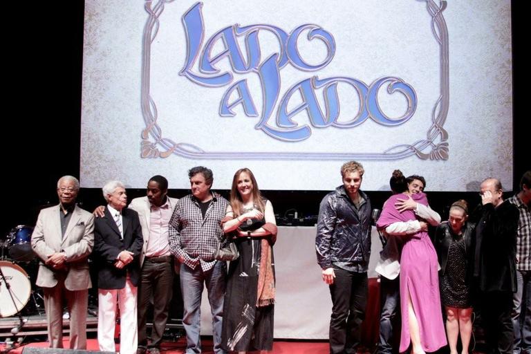 Elenco se diverte em festa de lançamento da novela 'Lado a Lado'