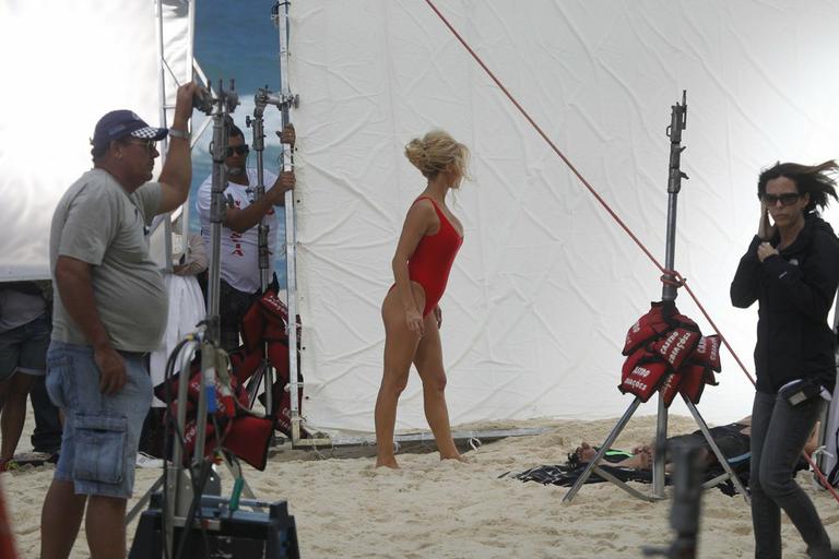 Pamela Anderson grava no Rio de Janeiro