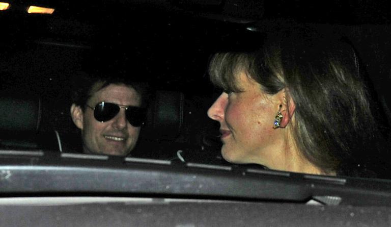 Tom Cruise aparece com moça desconhecida em Londres, na Inglaterra