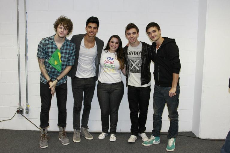 The Wanted recebe fãs no camarim, em show no Rio de Janeiro