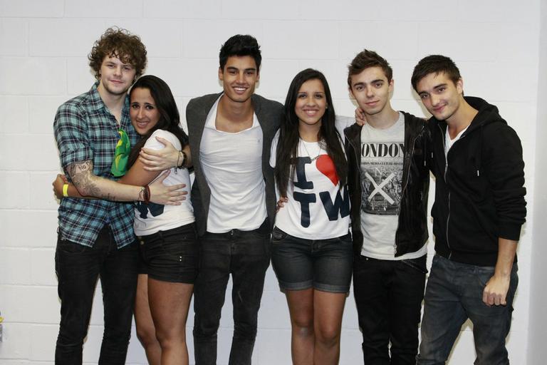 The Wanted recebe fãs no camarim, em show no Rio de Janeiro