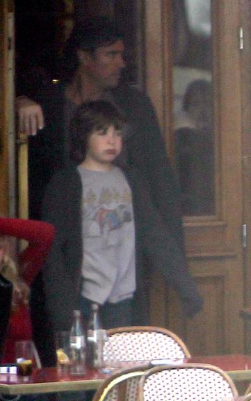 Lucas Jagger curte Paris na companhia de Mick