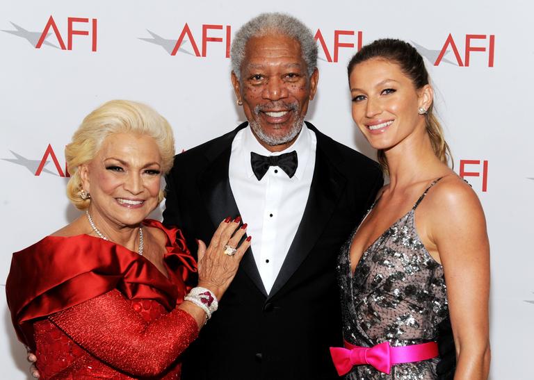 Hebe Camargo com Morgan Freeman e Gisele Bündchen no AFI Life Achievement Award em junho de 2011 na Califórnia