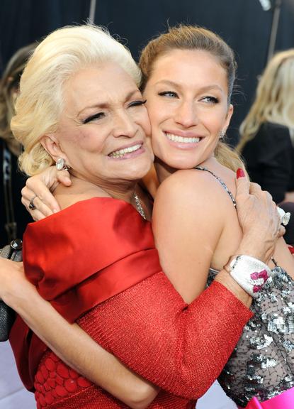 Hebe Camargo e Gisele Bündchen no AFI Life Achievement Award em junho de 2011 na Califórni