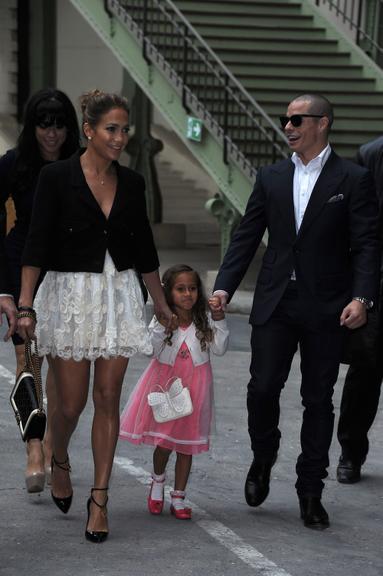 Jennifer Lopez, Emme e Casper no desfile da Chanel