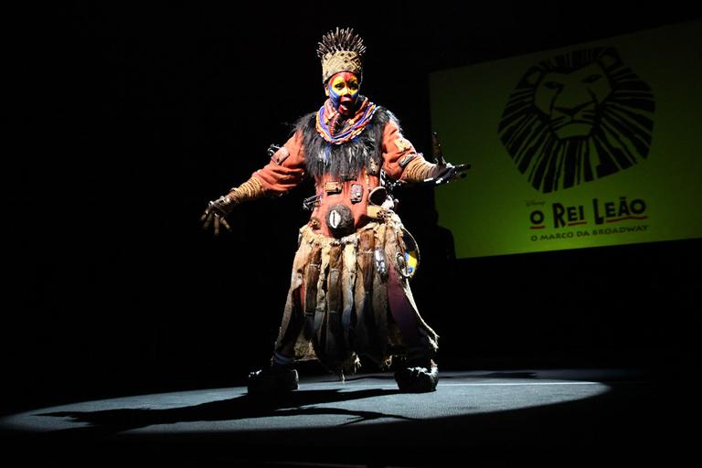 Veja fotos da coletiva do musical 'O Rei Leão', com a presença de Gilberto Gil