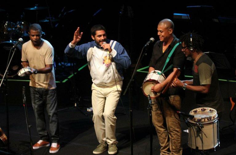 Criolo também subiu ao palco