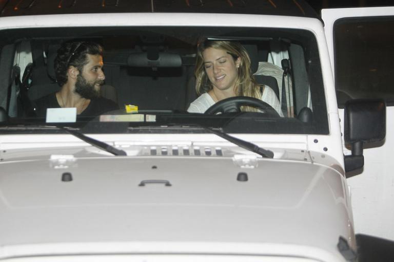 Bruno Gagliasso e Giovanna Ewbank se divertem na noite carioca