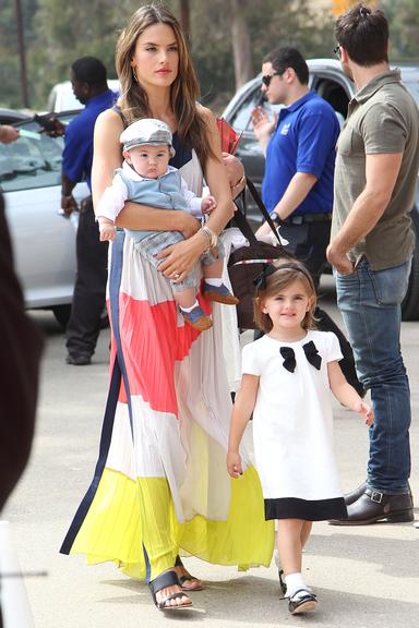 Alessandra Ambrosio com os filhos, Noah e Anja